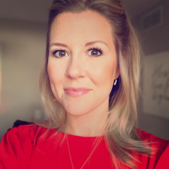 Meet your Posher, Carrie - Picture 1 of 1